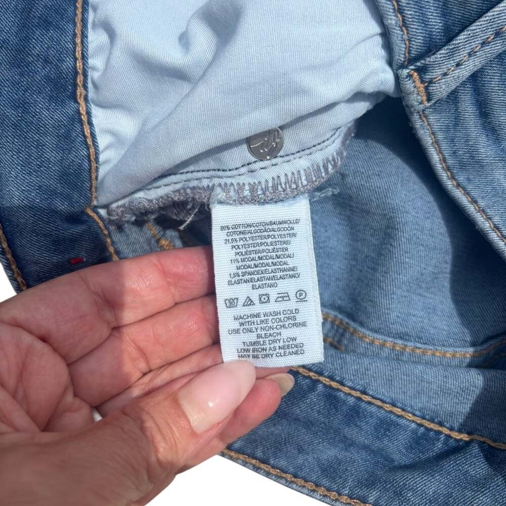 Free People We the Free Flare Jeans Front Pintuck Seam Blue Size 26 Mid Rise - Picture 13 of 16